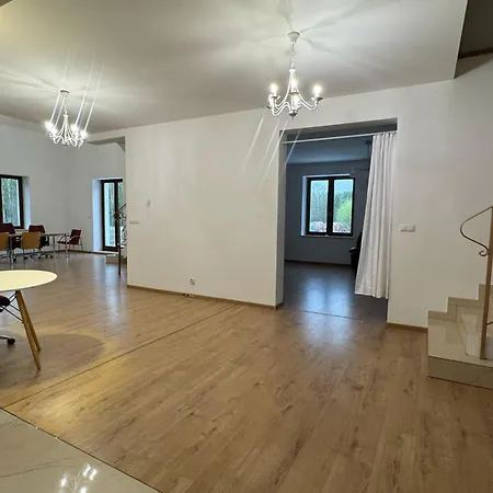 Vila Eine Luxurioese In Der Naehe Von Warschau